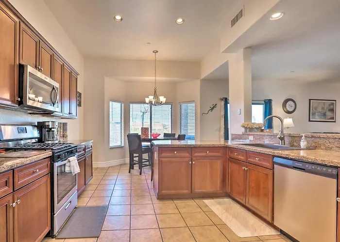 Holiday home Modern Tucson W/ Patio + Saltwater Pool! *