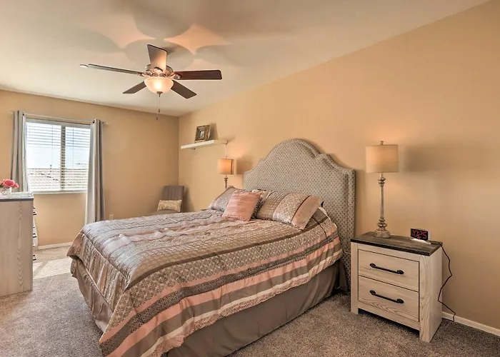 Modern Tucson W/ Patio + Saltwater Pool! Holiday home *