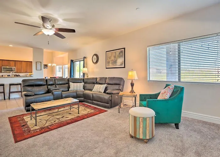 Modern Tucson W/ Patio + Saltwater Pool! Holiday home *