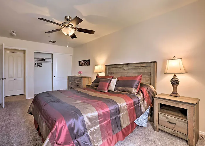 Modern Tucson W/ Patio + Saltwater Pool! Holiday home Avra