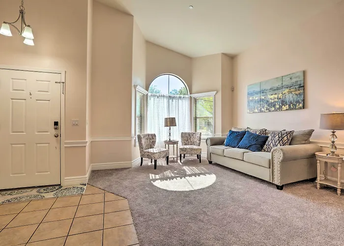 Modern Tucson W/ Patio + Saltwater Pool! Holiday home *